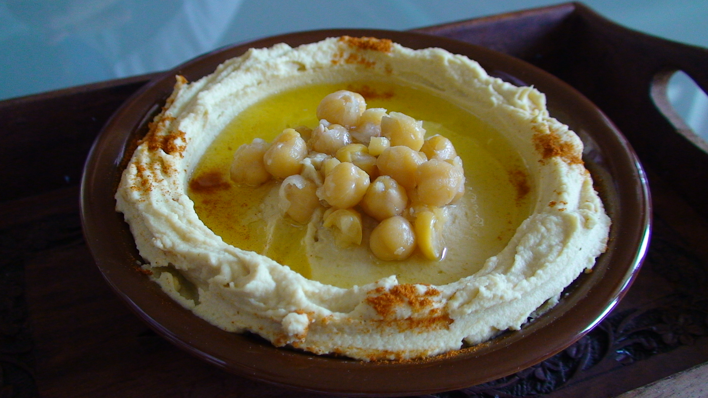 Hummus: From Middle Eastern Staple to American Snack Essential (image credits: wikimedia)