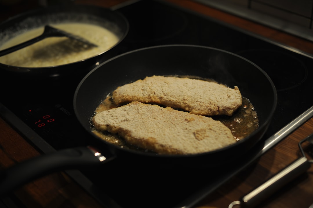 Don’t Overcrowd the Pan (image credits: unsplash)