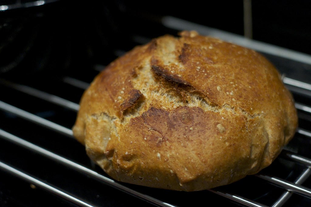 Bread: How Cold Air Creates Stale Loaves Faster (Image Credits: Flickr)