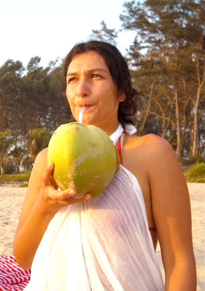 Coconut Water: Nature's Sports Drink Alternative (image credits: flickr)
