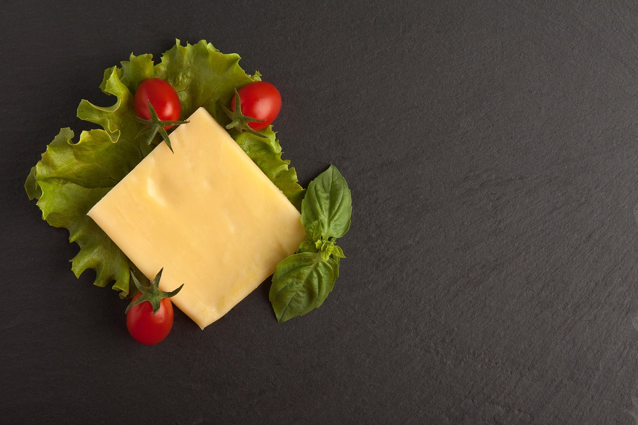 Cheddar: Imported Varieties Feel the Heat (image credits: pixabay)