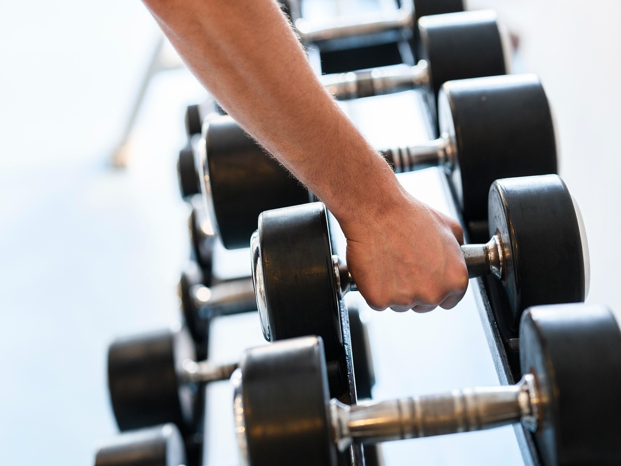 Ignoring the Mind-Muscle Connection (image credits: pixabay)