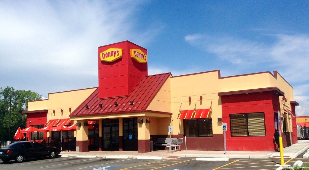 Denny's: The 24-Hour Diner's Strategic Reboot (Image Credits: Flickr)