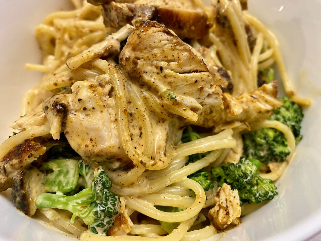 Creamy Chicken Alfredo in 30 Minutes (image credits: flickr)