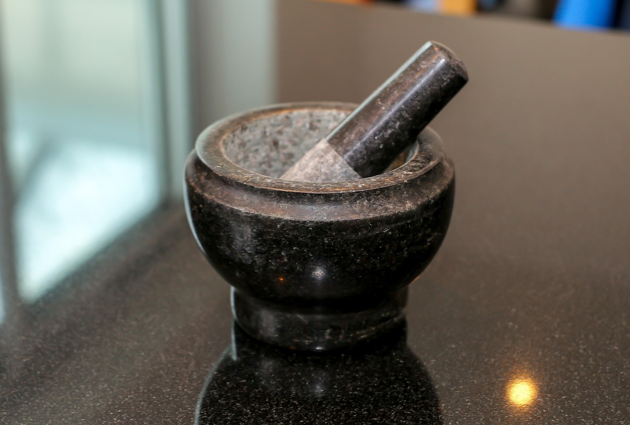 The Cast Iron Mortar and Pestle (Image Credits: Pixabay)