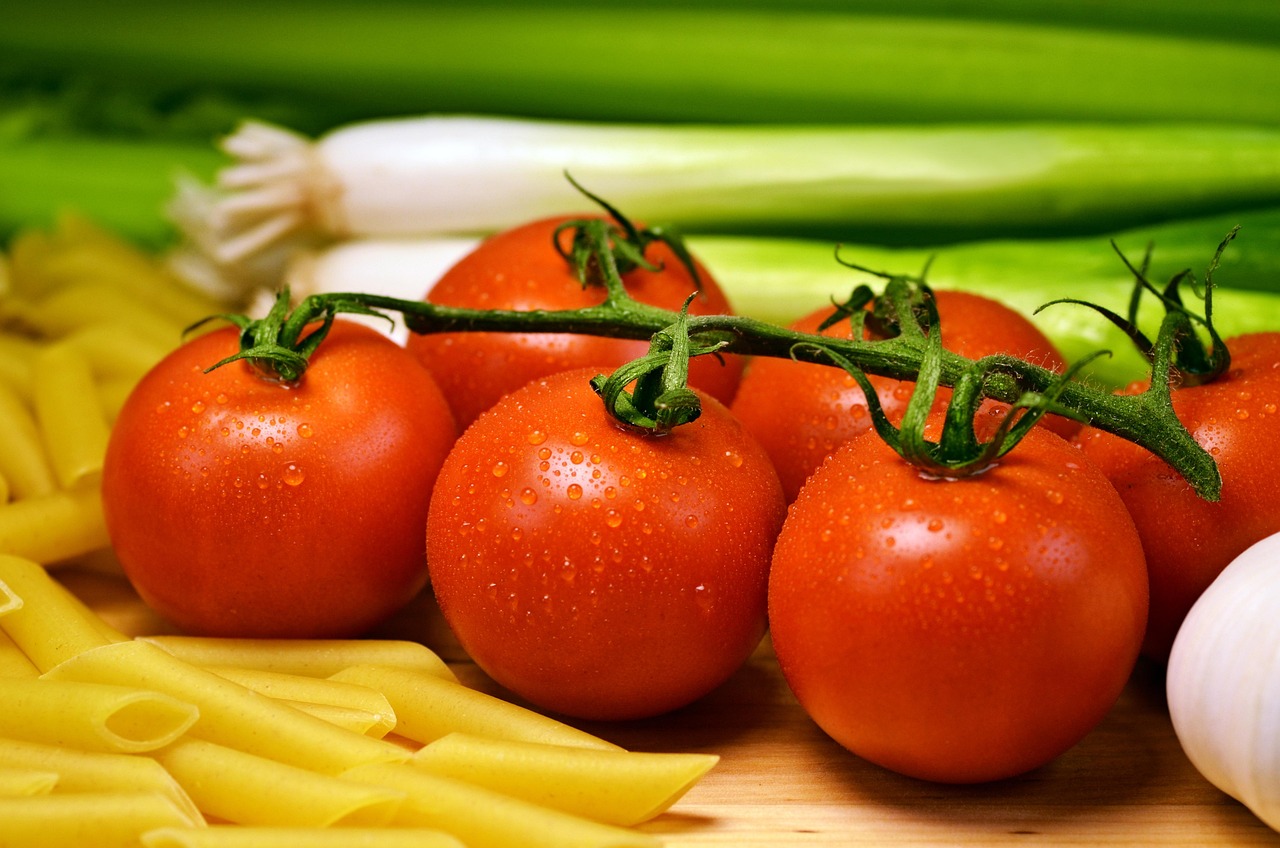 Tomatoes (Especially Cooked) (image credits: pixabay)