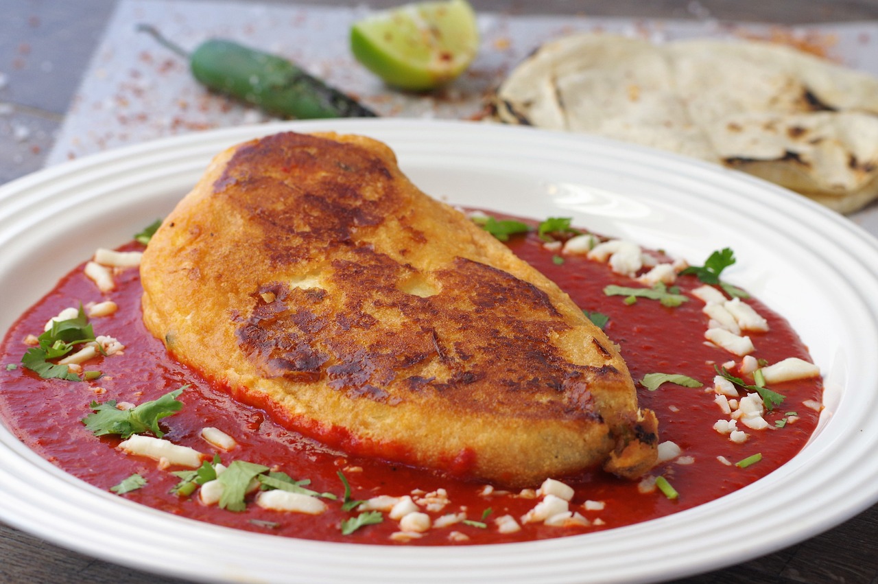 Chili Rellenos: A Cheesy and Spicy Delight (image credits: pixabay)