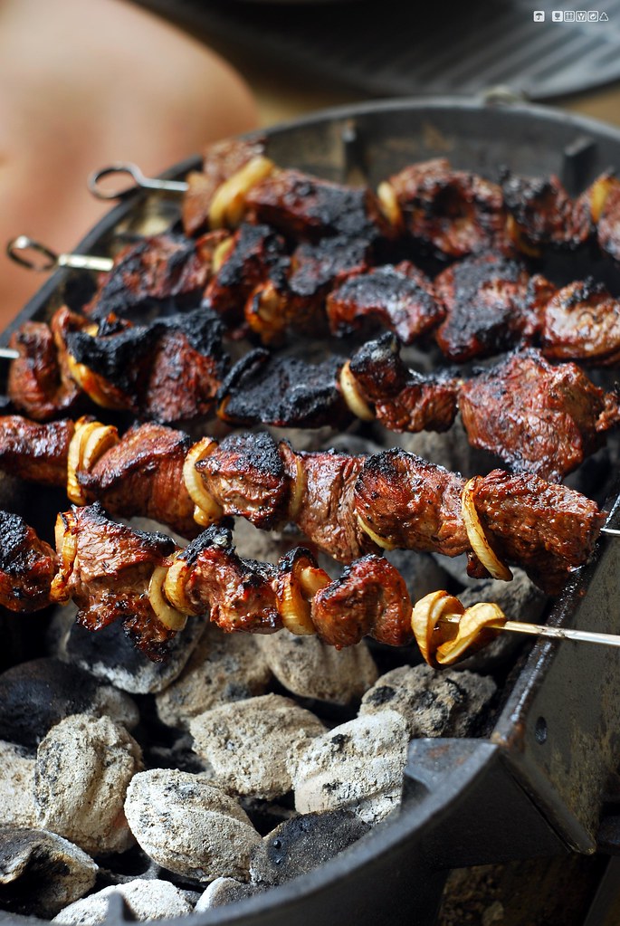 Barbecue: Regional Pride in Every Bite (image credits: flickr)