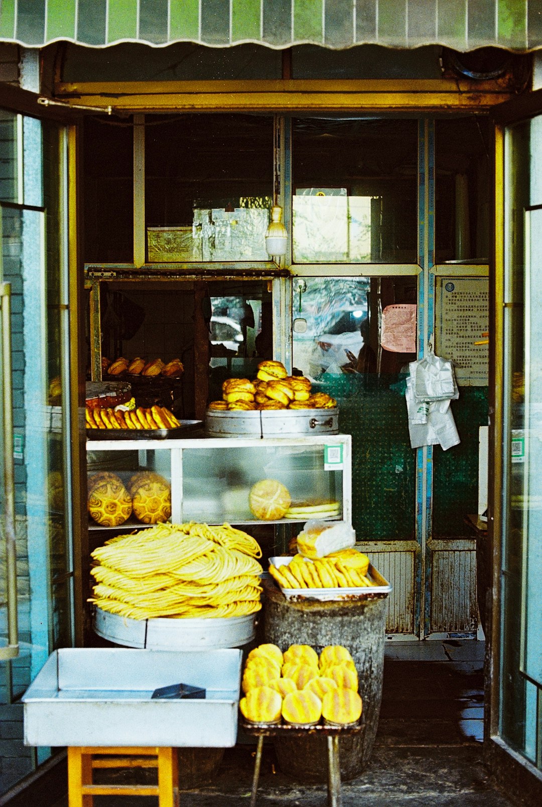 The Role of Local Bakeries (image credits: unsplash)