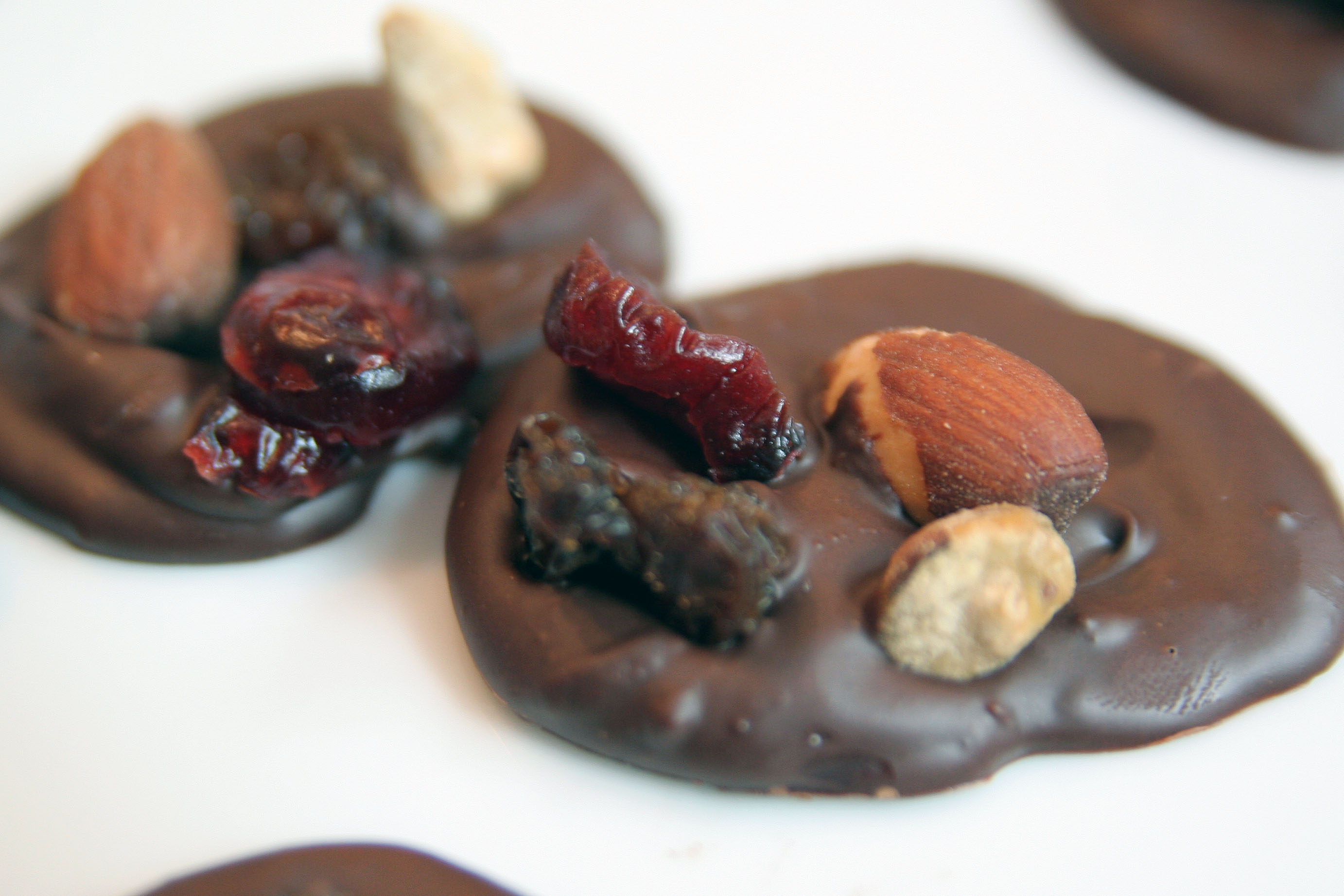 10. Dark Chocolate-Covered Almonds (image credits: wikimedia)