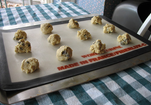 Gluten-Free Baking Techniques (image credits: wikimedia)