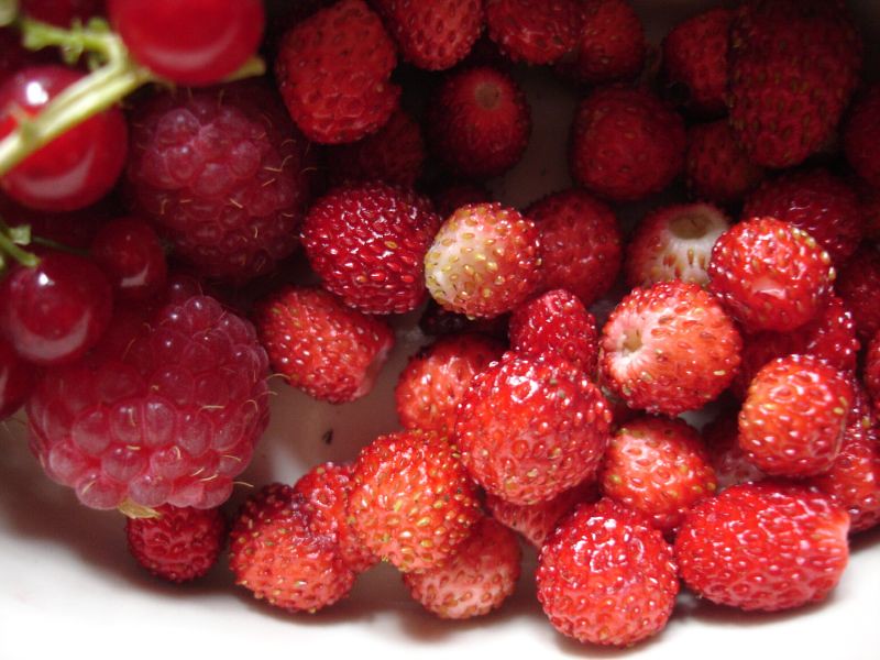 Strawberries - The Vitamin C Champions (image credits: flickr)