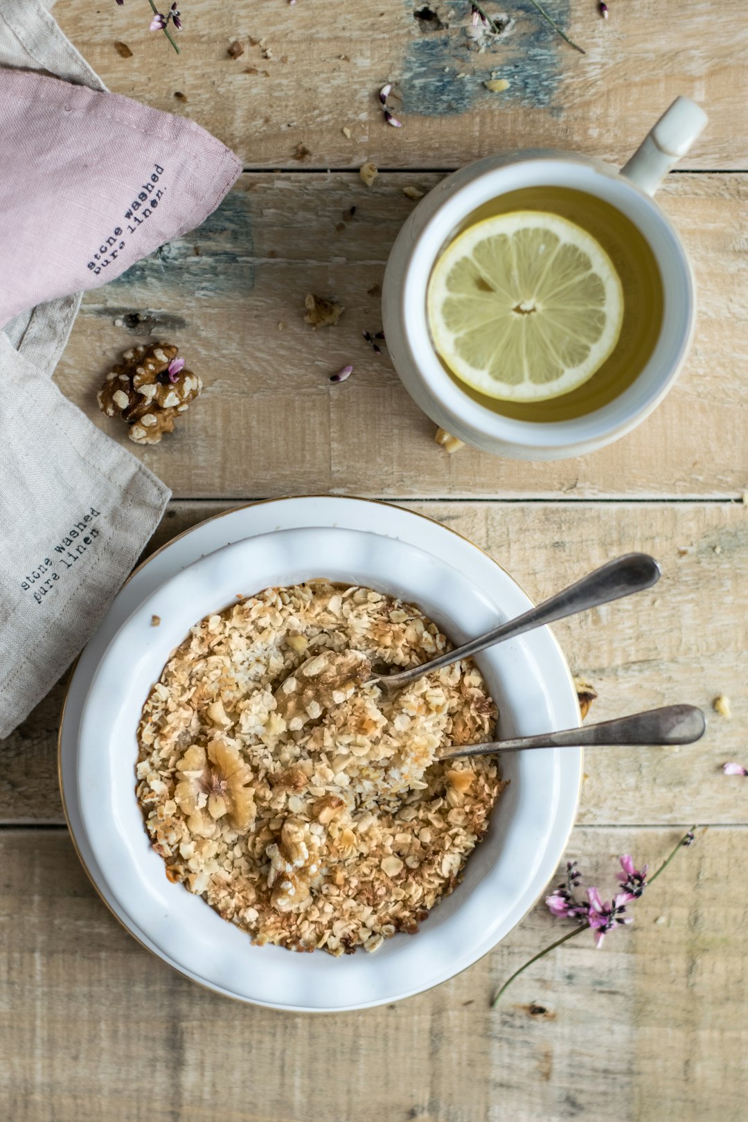 Oatmeal: The Healthy Choice (image credits: unsplash)