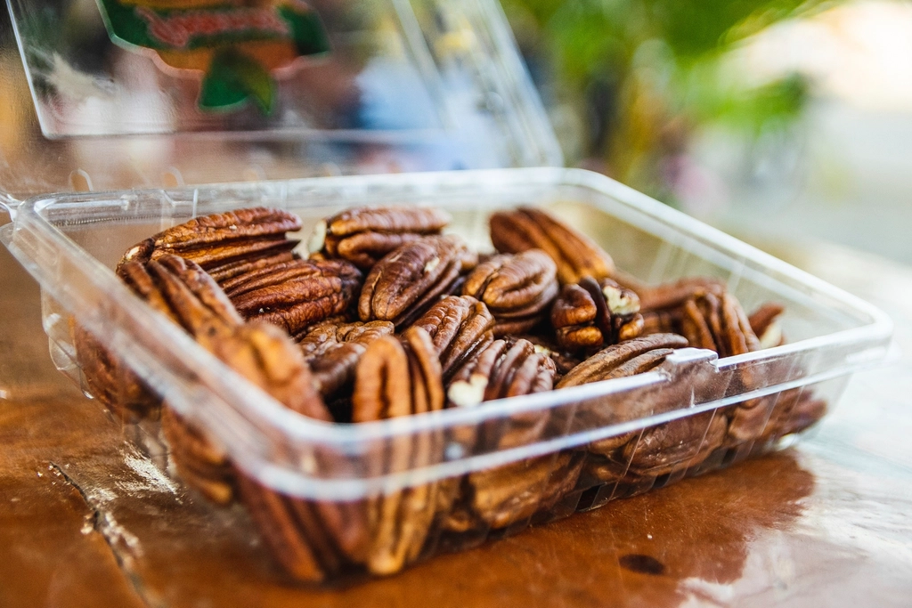 Pecans (image credits: rawpixel)