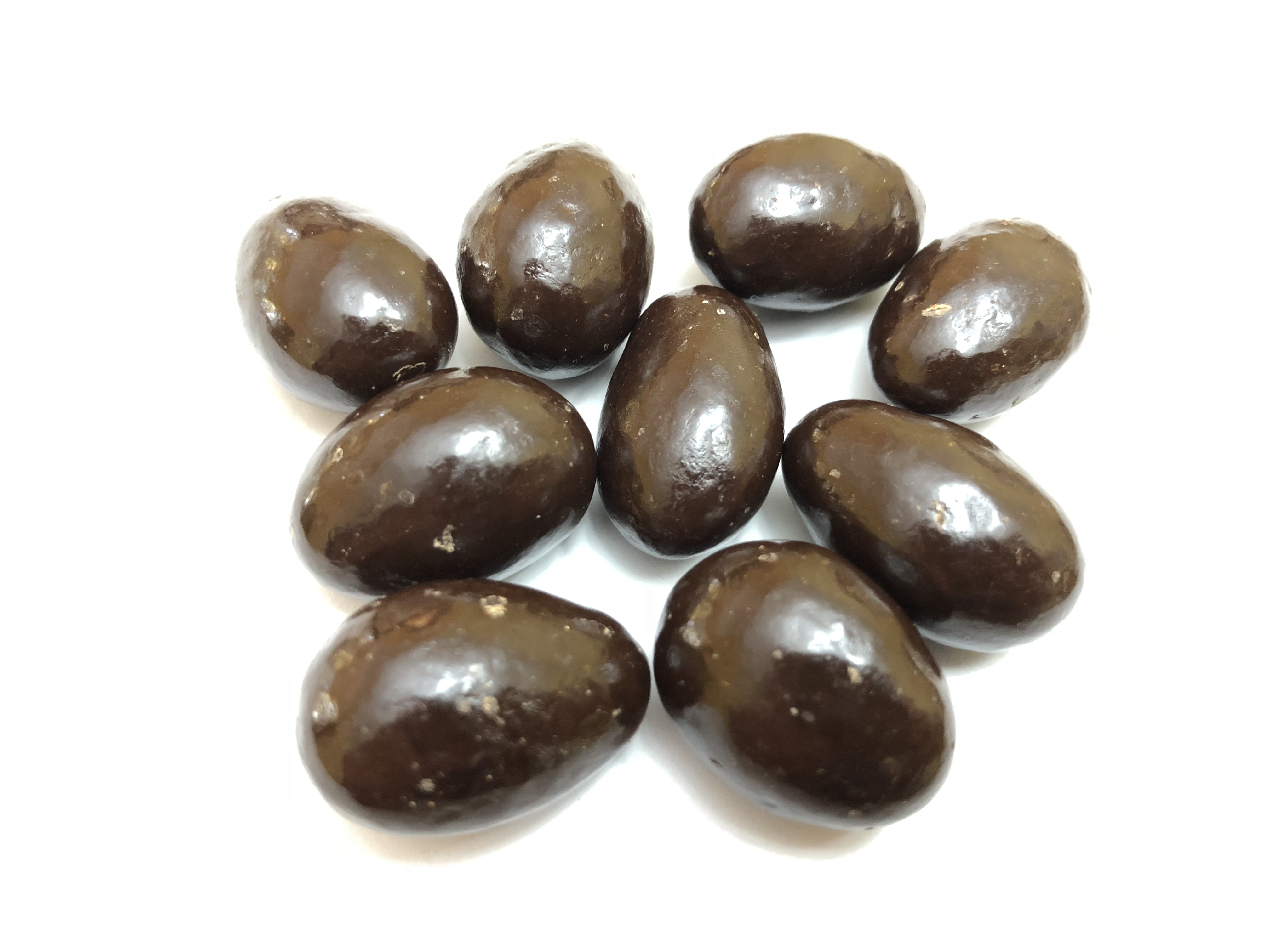 Dark Chocolate with Almonds: Guilt-Free Indulgence (image credits: wikimedia)