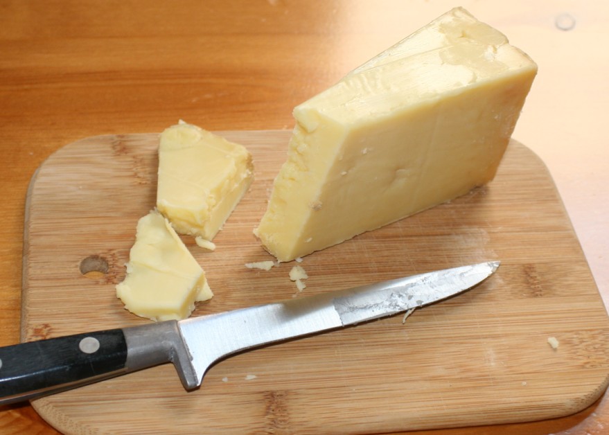 Cheddar Cheese: A Dairy Surprise (image credits: wikimedia)