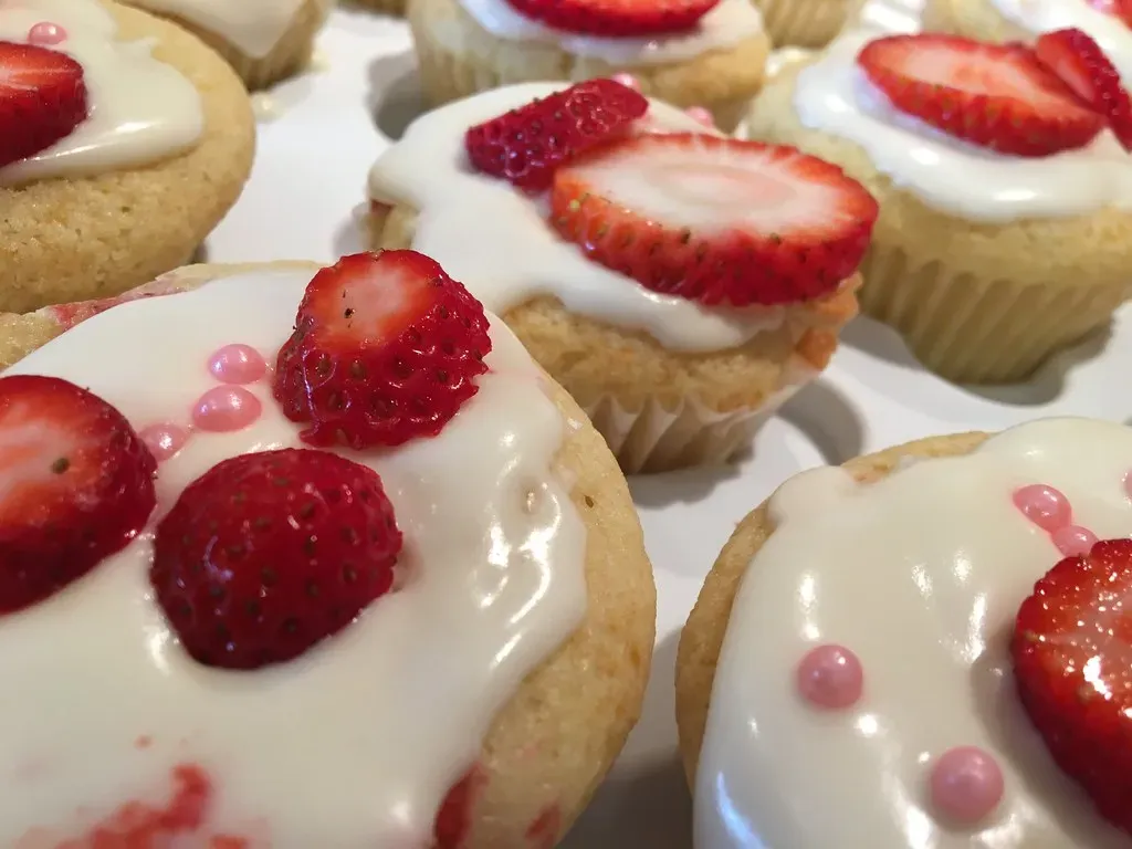 1. Fridge Pies And Cream-Cheese Frosting Cupcakes (Image Credits: Flickr)