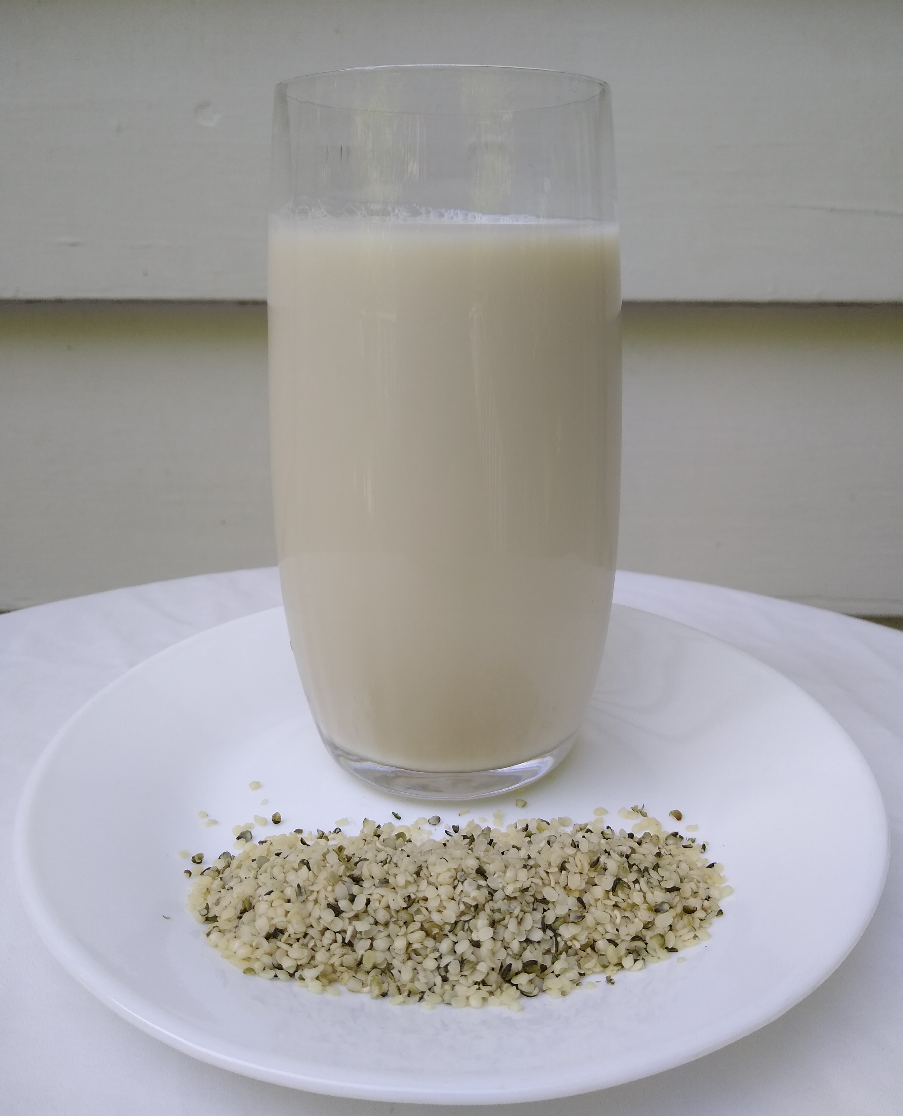 Hemp Milk: Omega-3 Rich and Nutty (image credits: wikimedia)