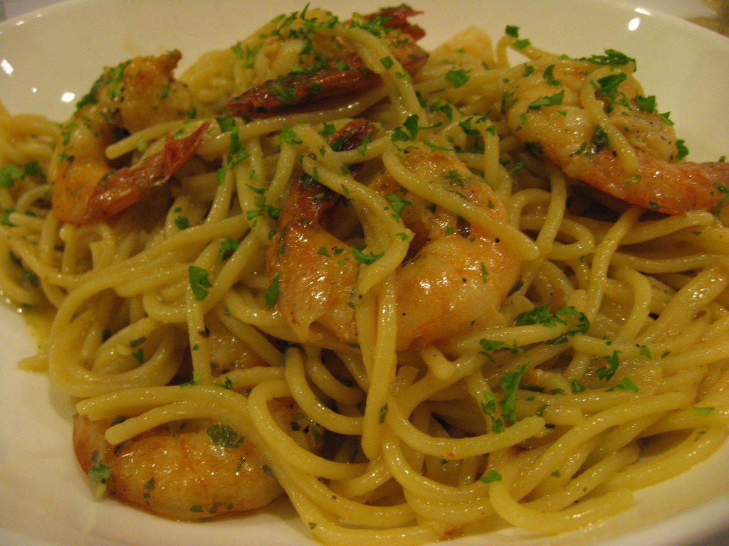 Lemon Herb Pasta With Garlic (Image Credits: Flickr)