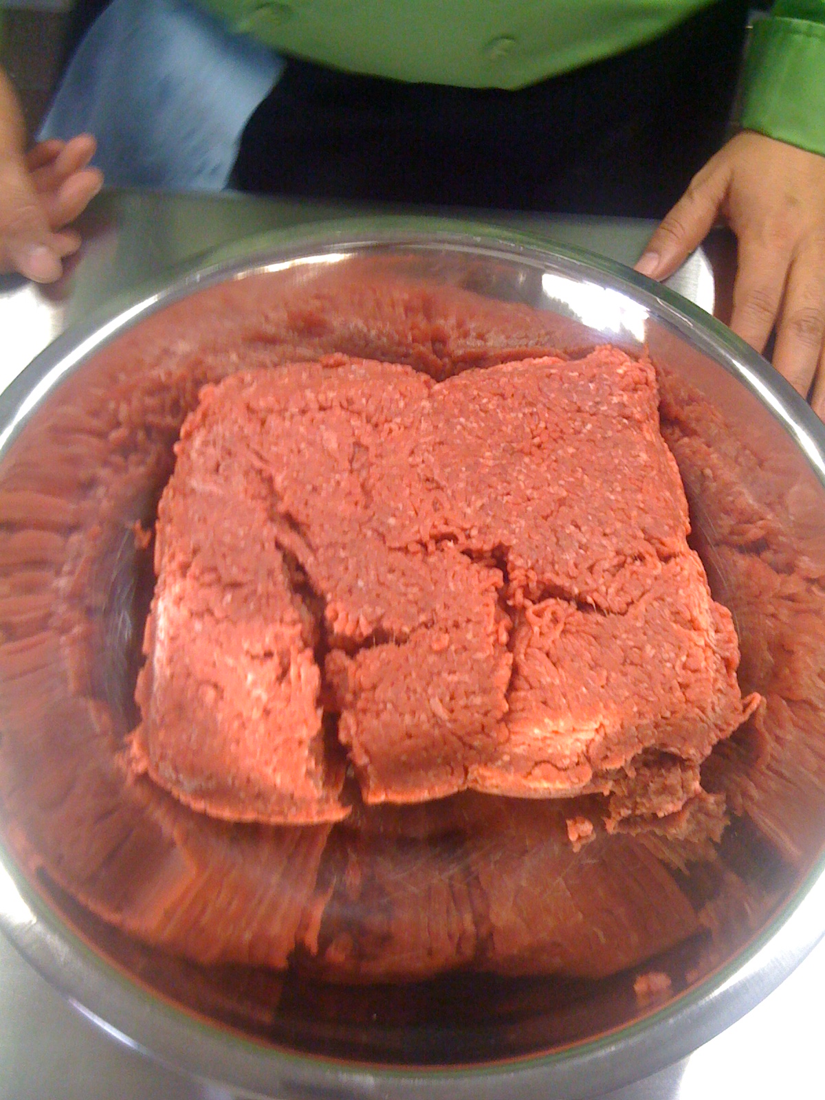 Five Guys' Fresh-Ground Beef Philosophy (image credits: By Saloca, CC BY-SA 3.0, https://commons.wikimedia.org/w/index.php?curid=9743270)