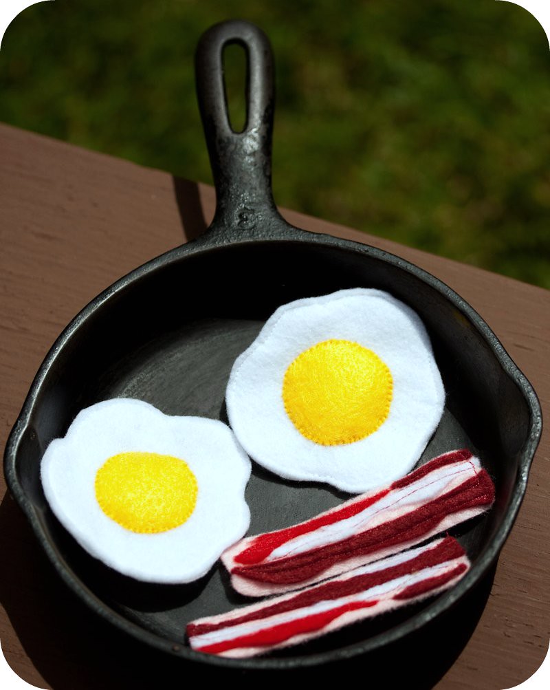 Eggs Are Your Cast Iron's Kryptonite (image credits: flickr)