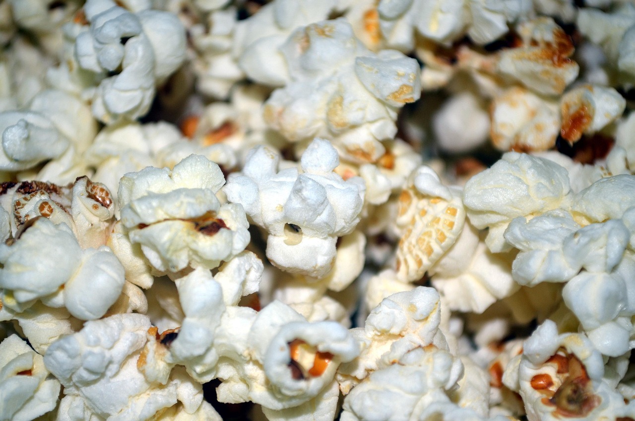 Popcorn: A Whole Grain Snack (image credits: pixabay)