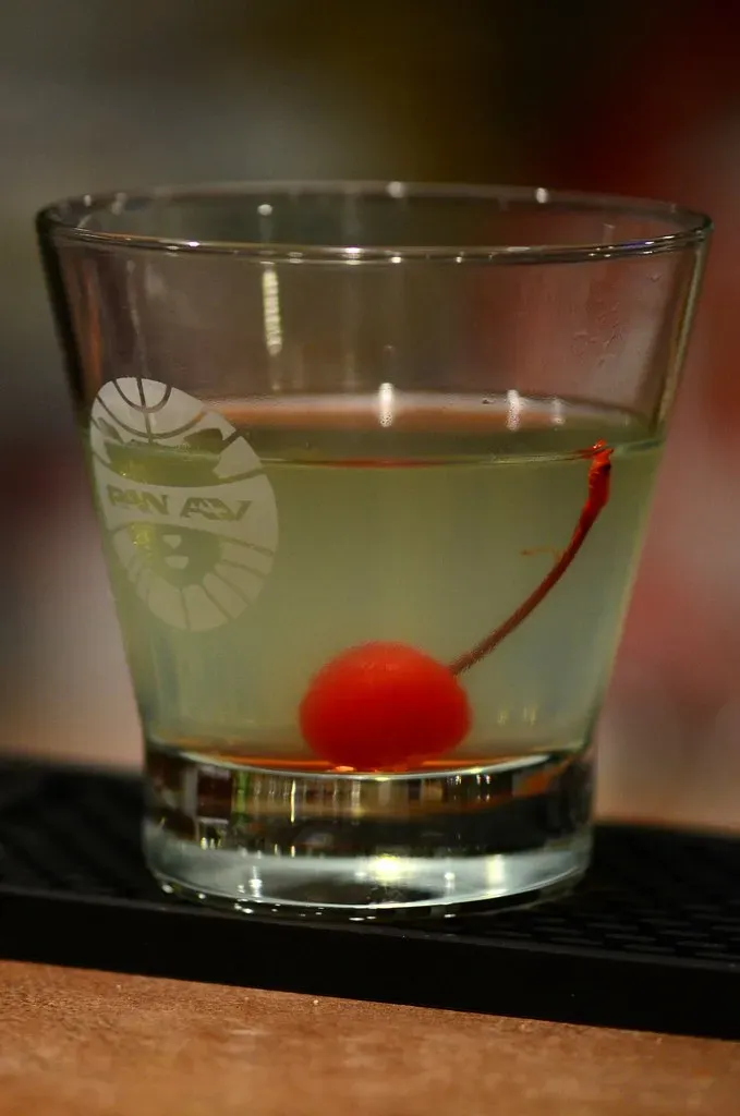 6. The Appletini: The Drink That Silently Judges You Back (slgckgc, Flickr, CC BY 2.0)