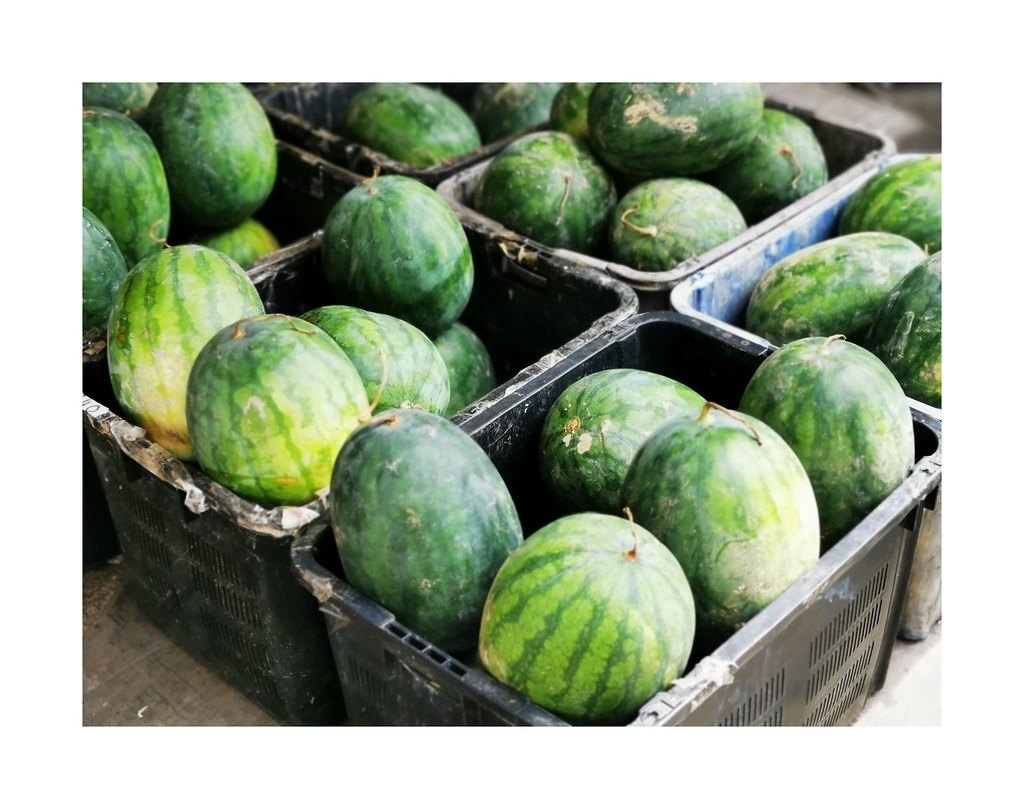 Look for Dull, Dark Skin Rather Than Shiny Surface (image credits: flickr)