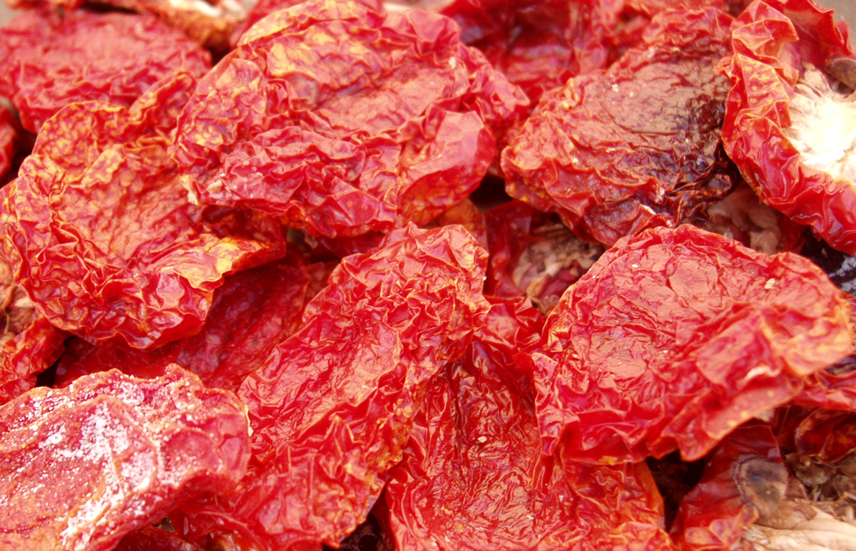 Incorporating Sundried Tomatoes (image credits: wikimedia)