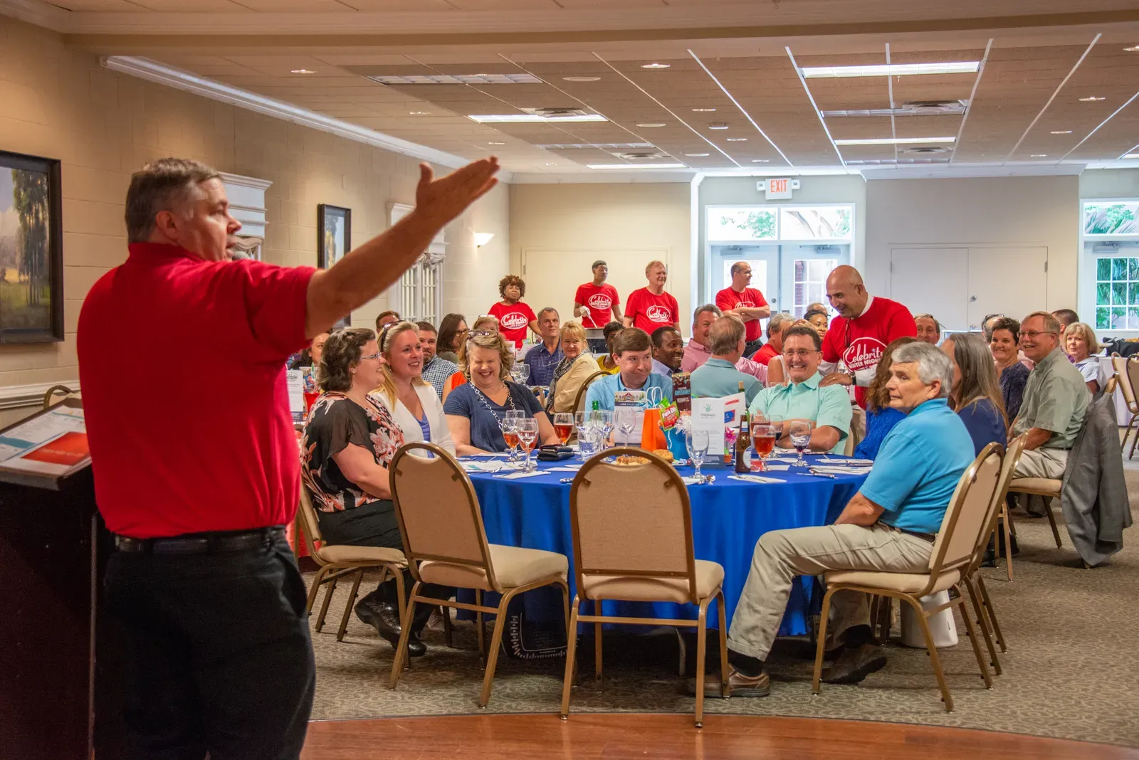 6. Americans Are Officially Tipping Less, and Feeling Less Guilty About It (Celebrity Waiter 2019, Public domain)