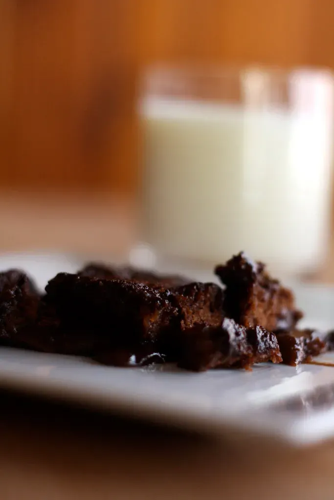 Chocolate Cobbler: The Self-Saucing Dessert (Image Credits: Flickr)