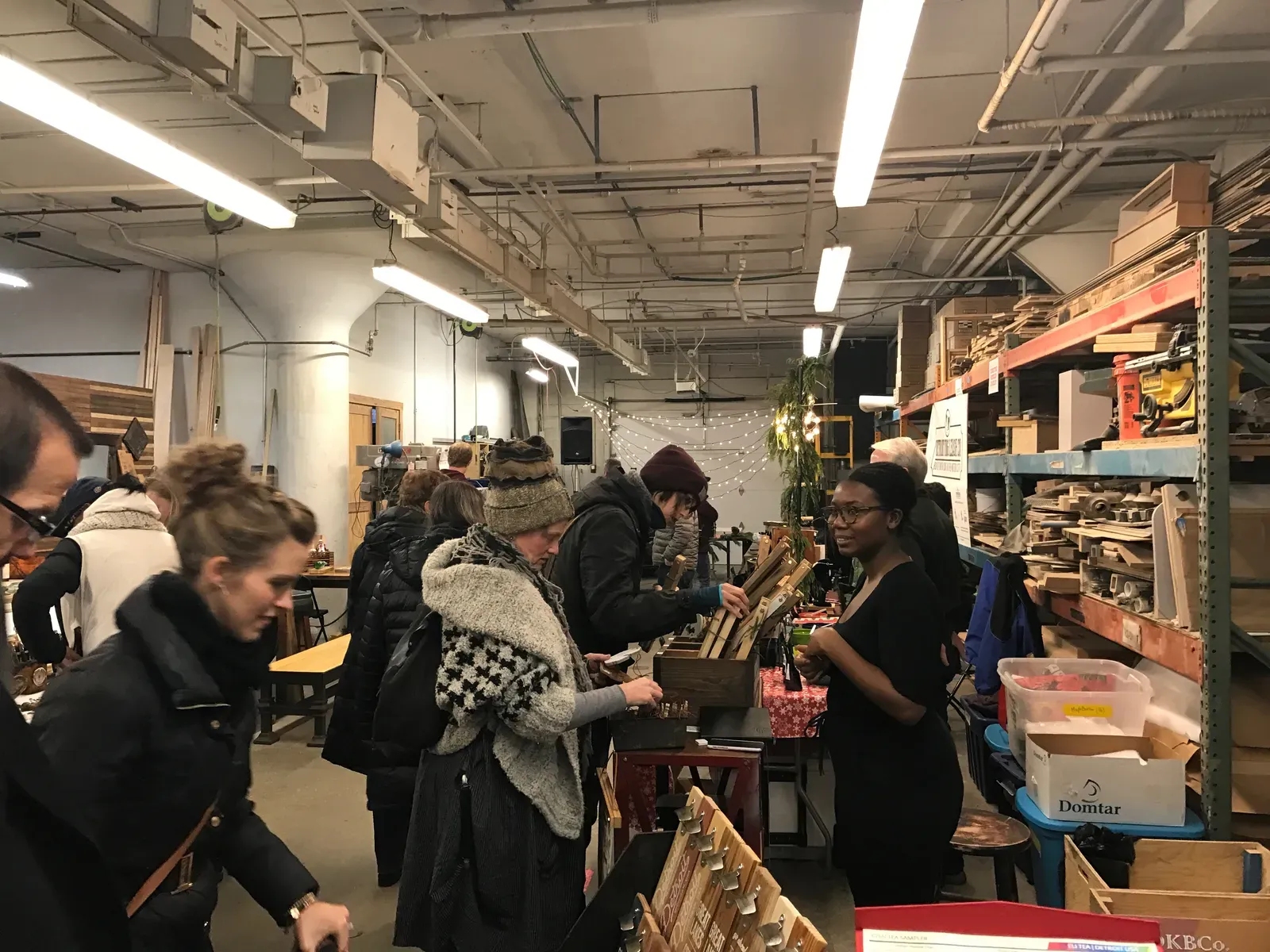 Holiday Rush Times Require Strategic Planning (Image Credits: Wikimedia)