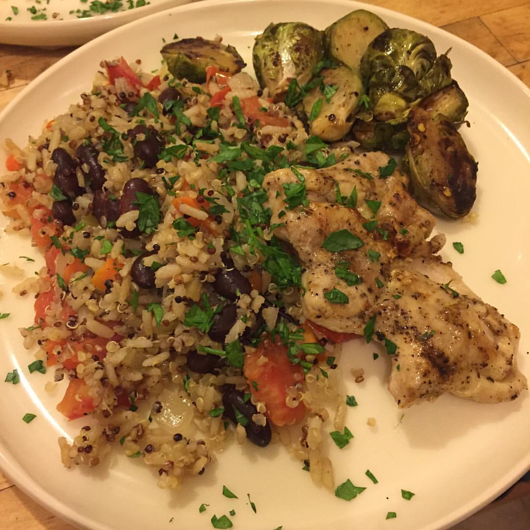 4. Specialty Grains: Quinoa vs. Brown Rice (image credits: wikimedia)