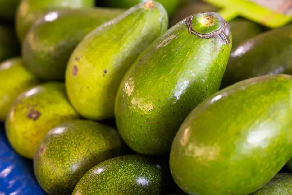 1. Avocados: The Most Overhyped Organic Buy on the Shelf (Image Credits: Pexels)