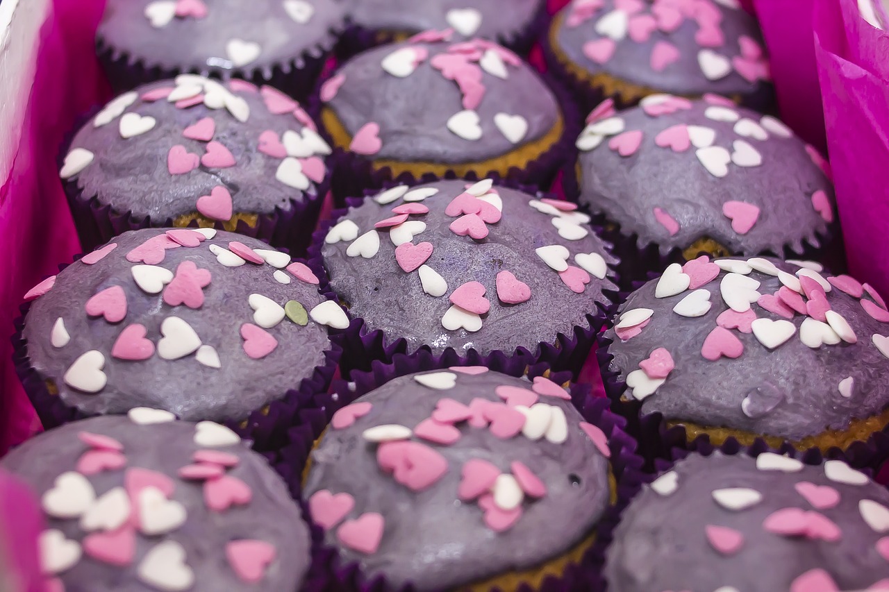 Cakes and Cupcakes (image credits: pixabay)
