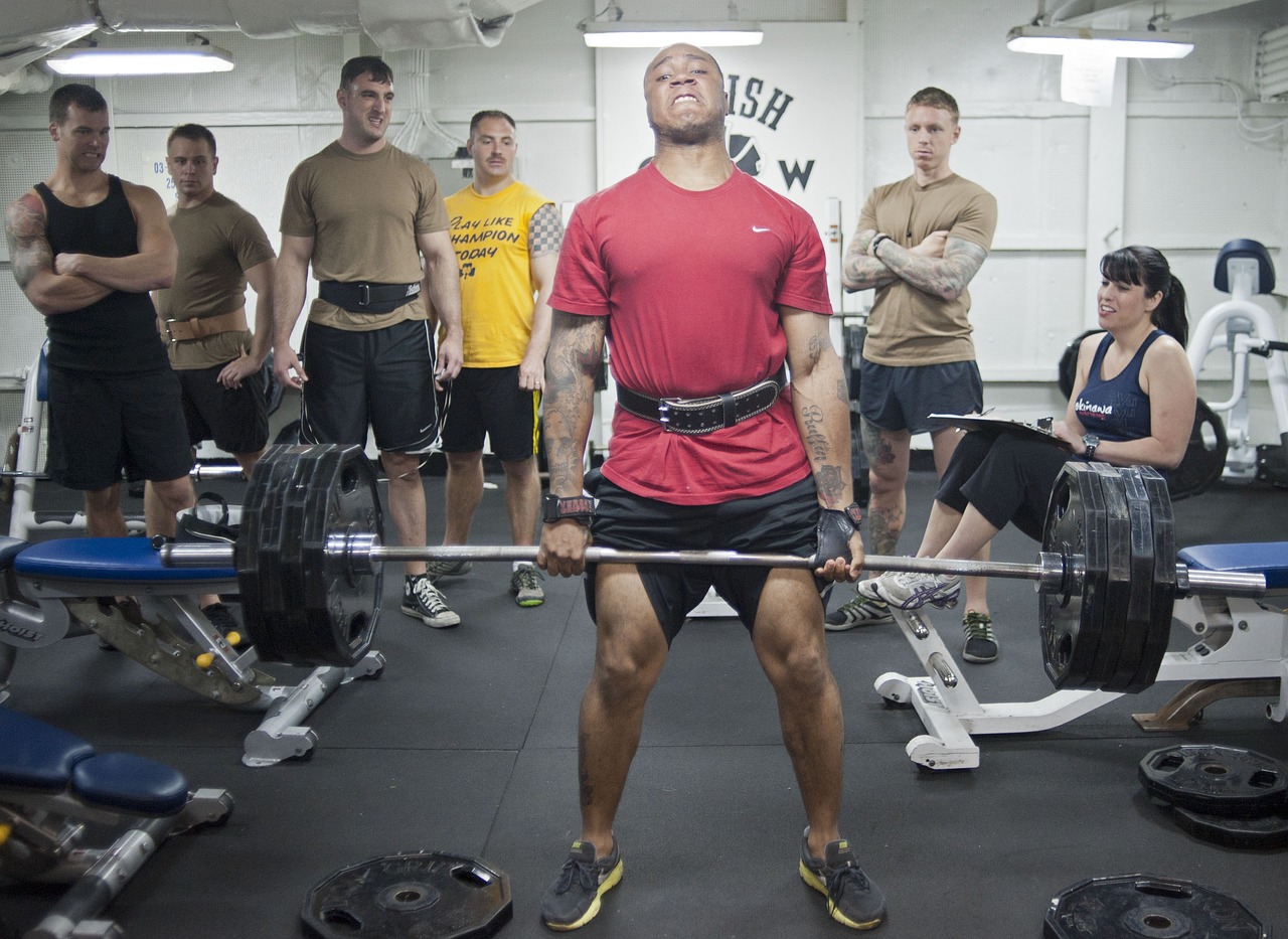 Deadlifts with Rounded Back (image credits: pixabay)