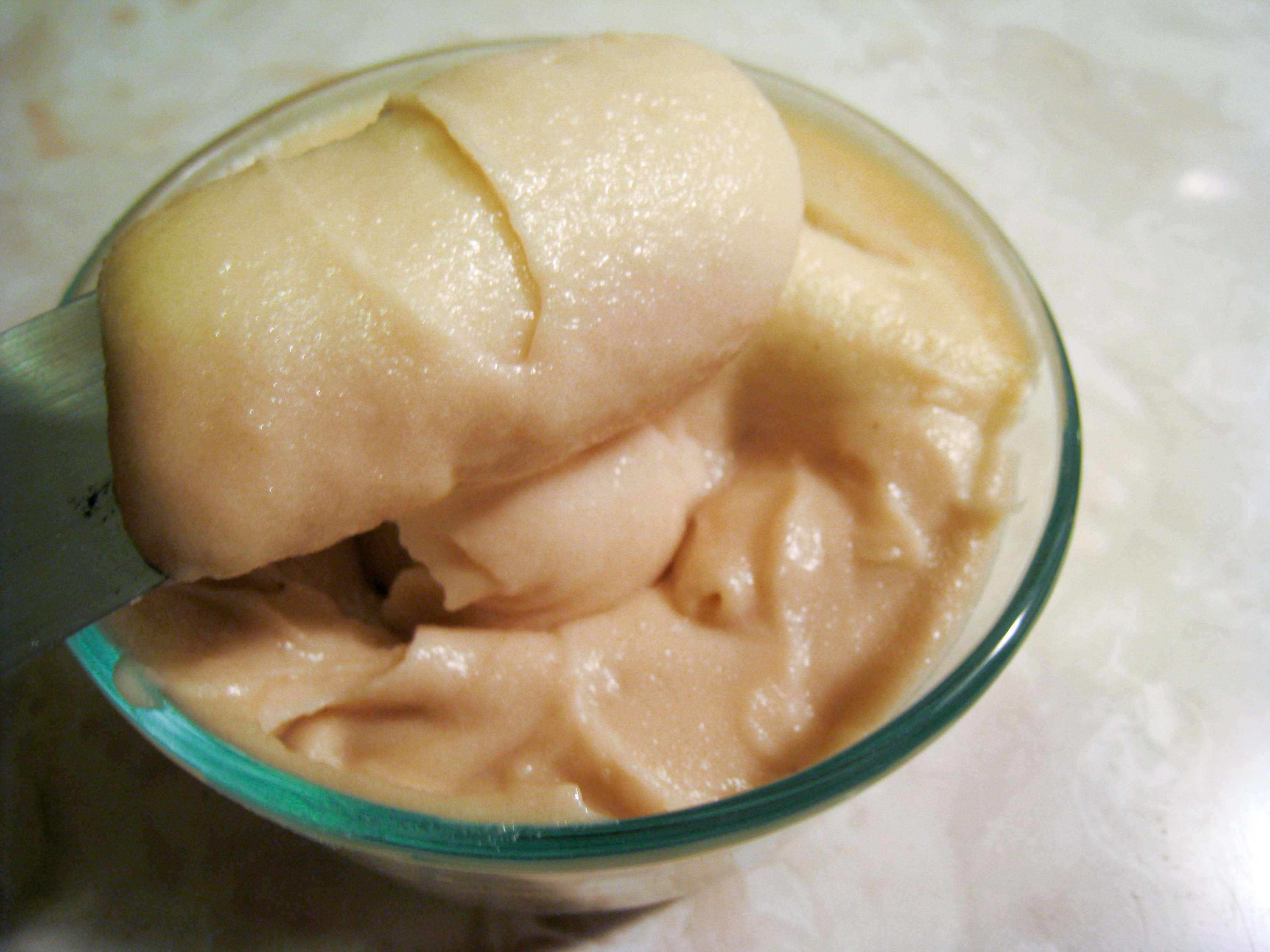 Cashew Cream Frosting (image credits: wikimedia)