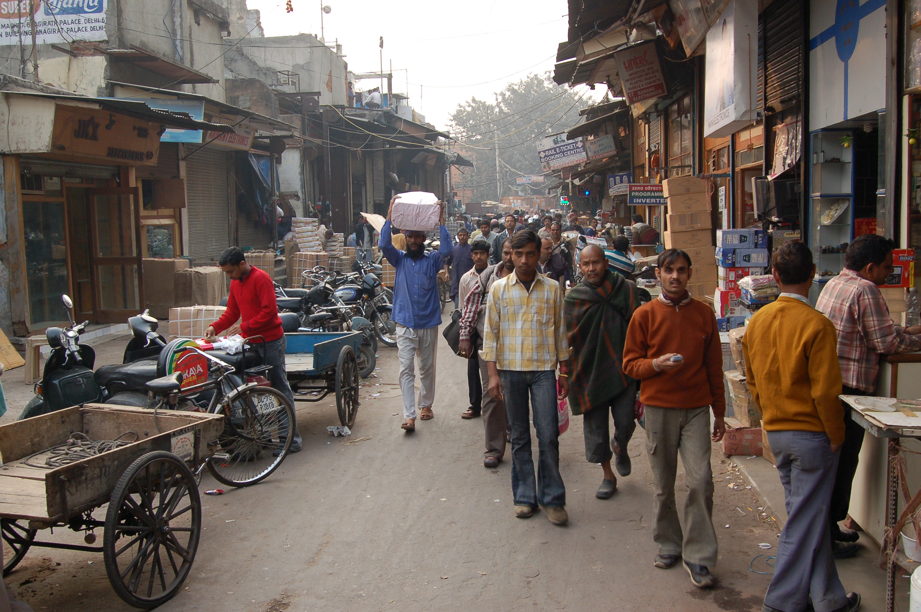 India's Chandni Chowk: Chaos That Somehow Works Perfectly (image credits: wikimedia)