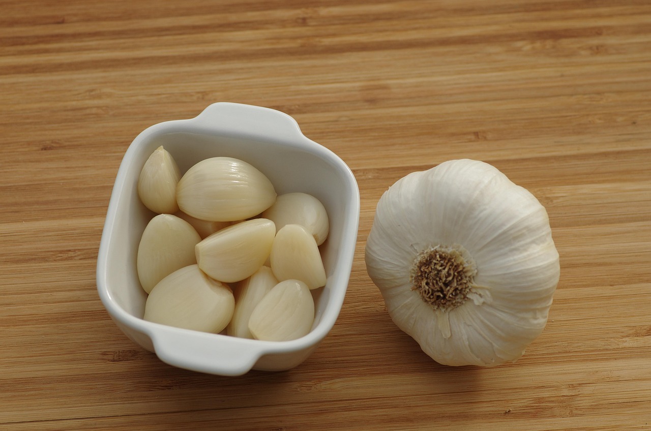 Garlic (image credits: pixabay)
