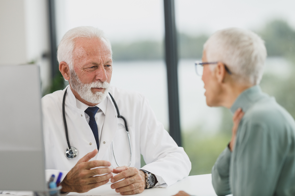 Why Seeing a Doctor First Is Critical (image credits: stocksnap)