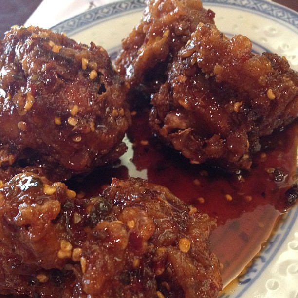 Dave's Hot Chicken: The Spicy Sensation (image credits: flickr)