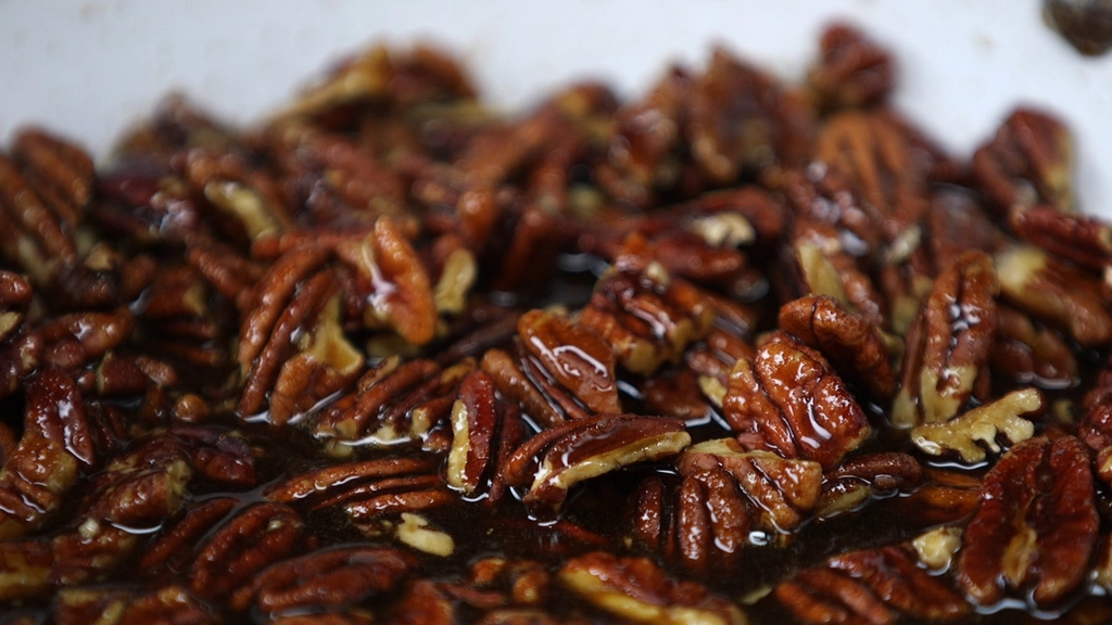 Pecans (image credits: rawpixel)