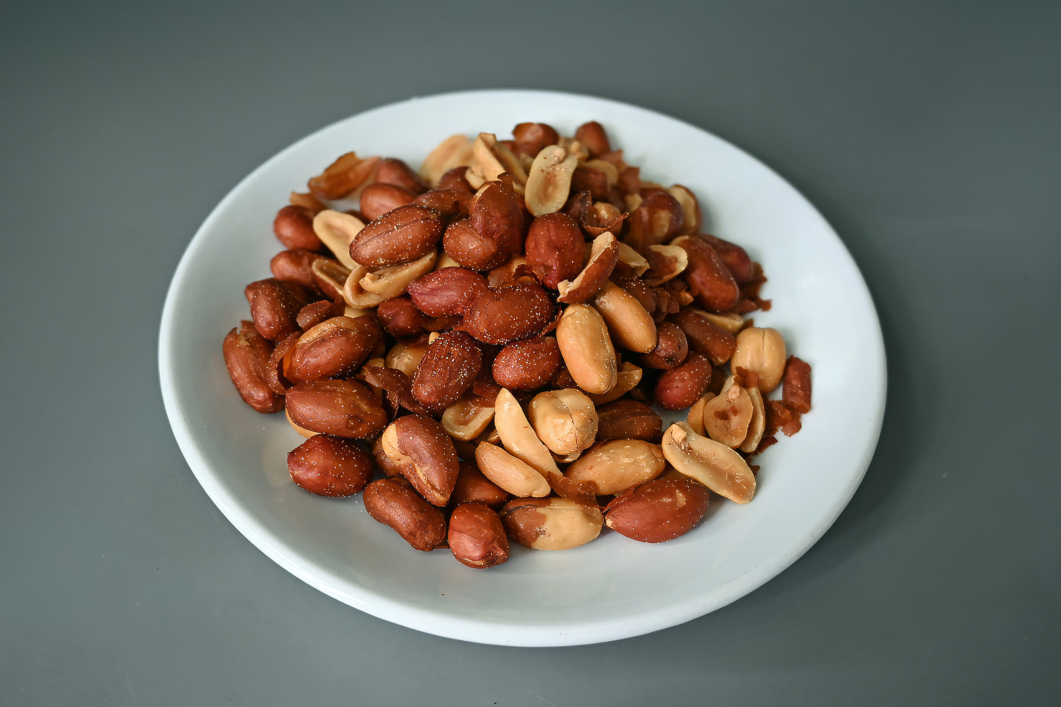 9. Peanuts: The Everyday Protein Boost (Technically a Legume!) (image credits: wikimedia)