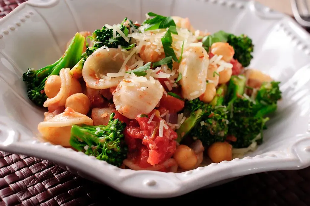 6. Embrace Global Flavors to Beat Weeknight Boredom (SodexoUSA, Flickr, CC BY 2.0)