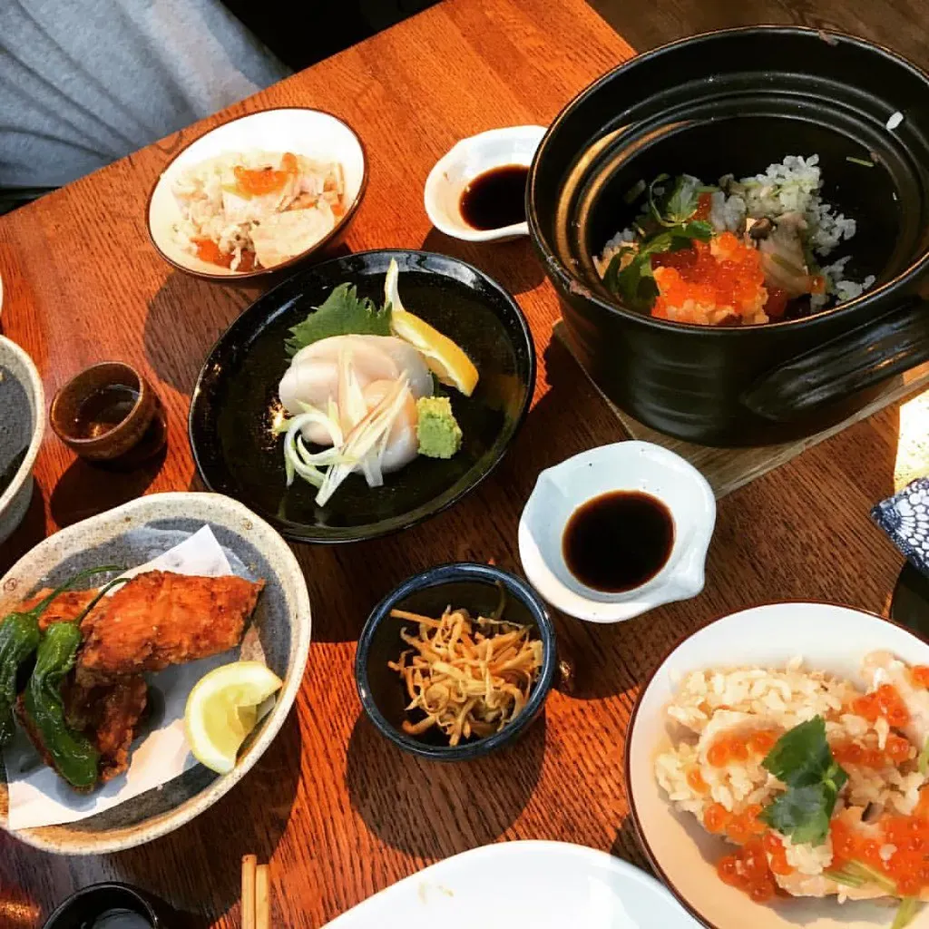 The Overpriced Tasting Menu at a Restaurant With No Real Identity (the foodhoe, Flickr, CC BY-SA 2.0)