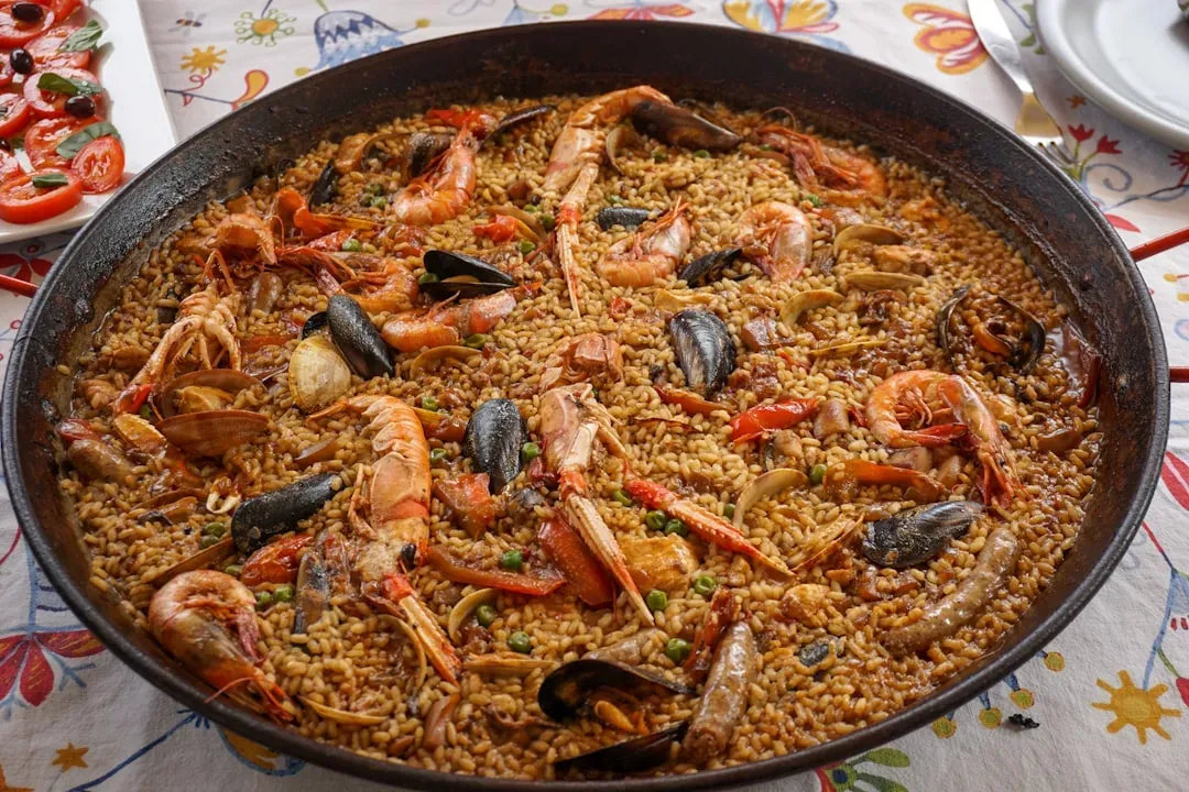 Paella Valenciana - Valencia, Spain (Image Credits: Unsplash)