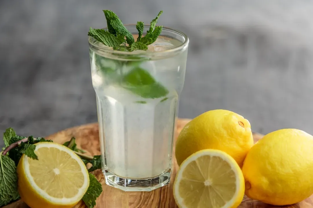 7. Lemon Water (Image Credits: Unsplash)