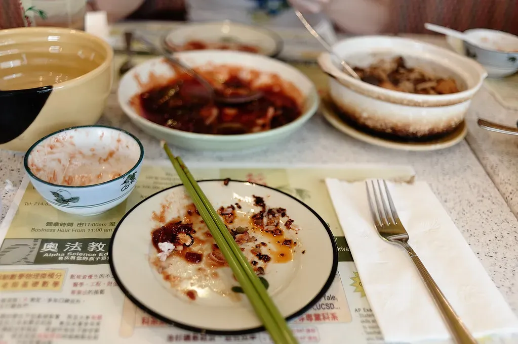 1 in 6 Americans Gets Sick from Foodborne Illness Every Year (Image Credits: Flickr)