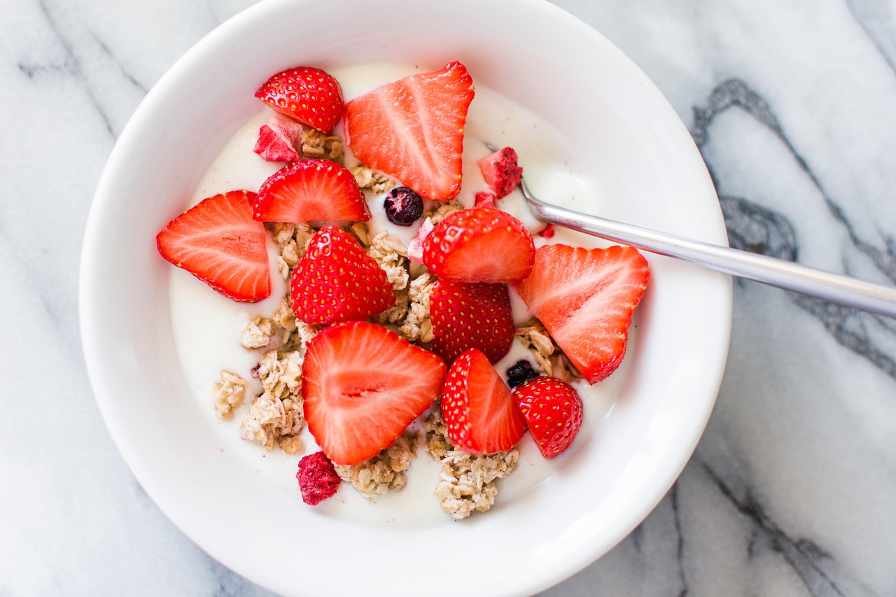 Greek Yogurt: The Probiotic Booster (image credits: pixabay)