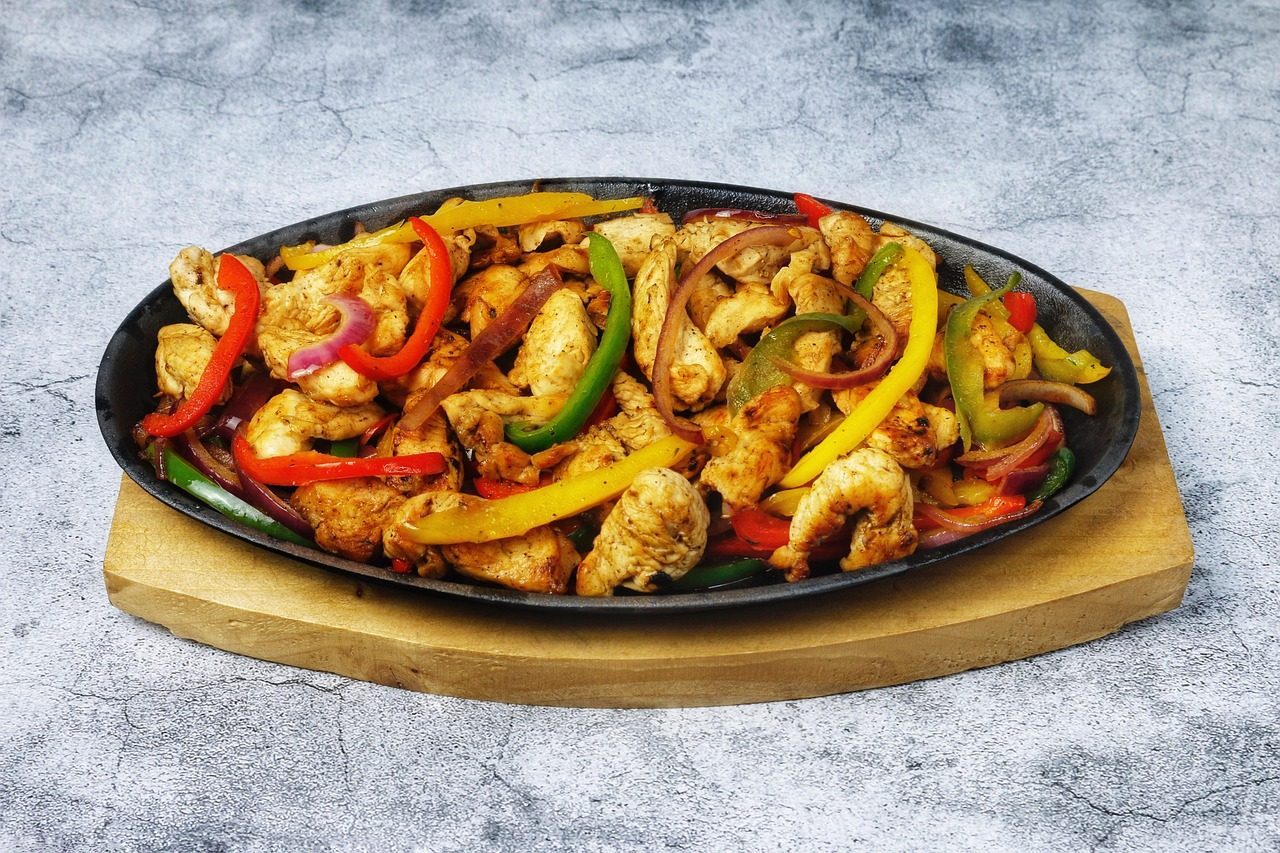 Sizzling Fajitas Become Family Favorites (Image Credits: Pixabay)